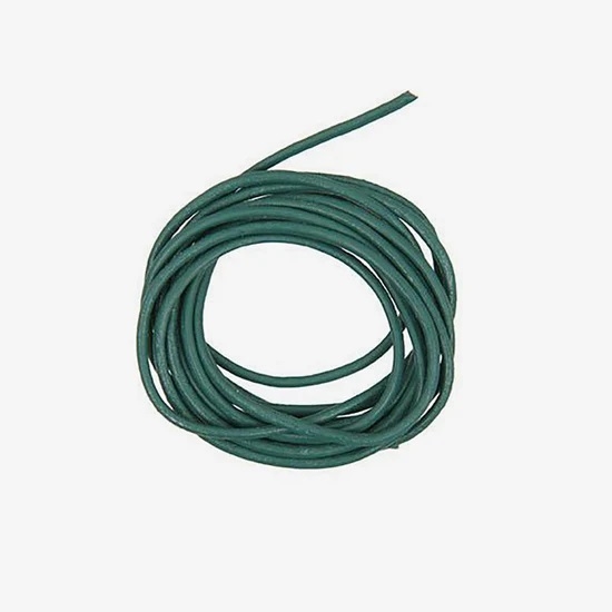 R8301729.jpg RAYHER ROUND GOATSKIN CORD 1.5MM/1M GREEN - Image 1