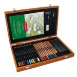 DERWENT ACADEMY PENCILS WOODEN BOX 35PCS SET