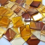 RAYHER ACRYL MOSAIC 1X1CM 205PC/50G TRANSPARENT COFFEE
