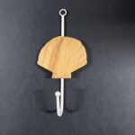 RAYHER METAL HOOK+WOODEN SHELL 7.5X9CM