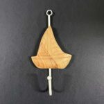 RAYHER METAL HOOK+WOODEN BOAT 7.5X9CM
