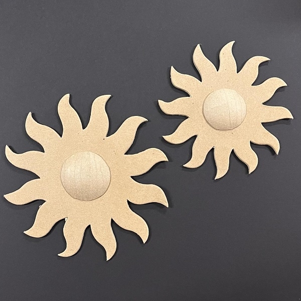 R8127200.jpg RAYHER PAPIER MACHE SUN 2PCS SET D.16+20CM - Image 1