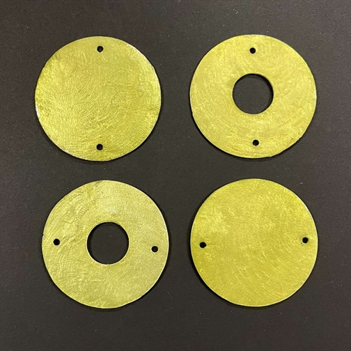 R8681011.jpg RAYHER PEARLY ELEMENT CIRCLE D.5.5CM 4PCS LIGHT GREEN - Image 1